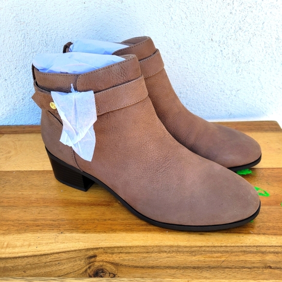 New Giani Bernini Memory Foam Putneyy Taupe Ankle boots Women's Size 10 - Picture 2 of 16